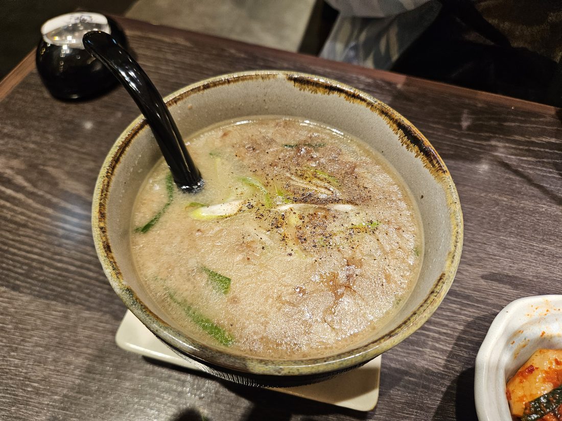 17:29 撒黑胡椒的白湯